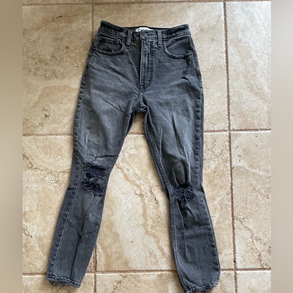 Abercrombie & Fitch The Skinny High Rise Ankle Distressed Jeans Sz 24 Short Grey